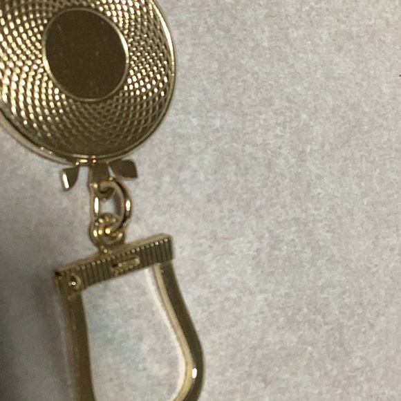 Vintage key chain/ gold colour/ made in Japan on both rings/ 4 inch by 1 inch - Picture 2 of 6